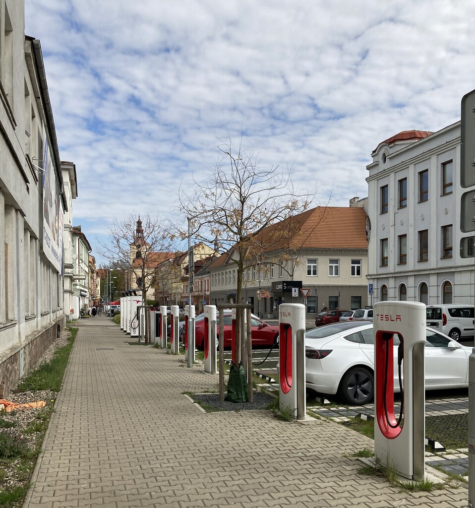 Supercharger Losovice von Wien nach Tschechien elektrisch
