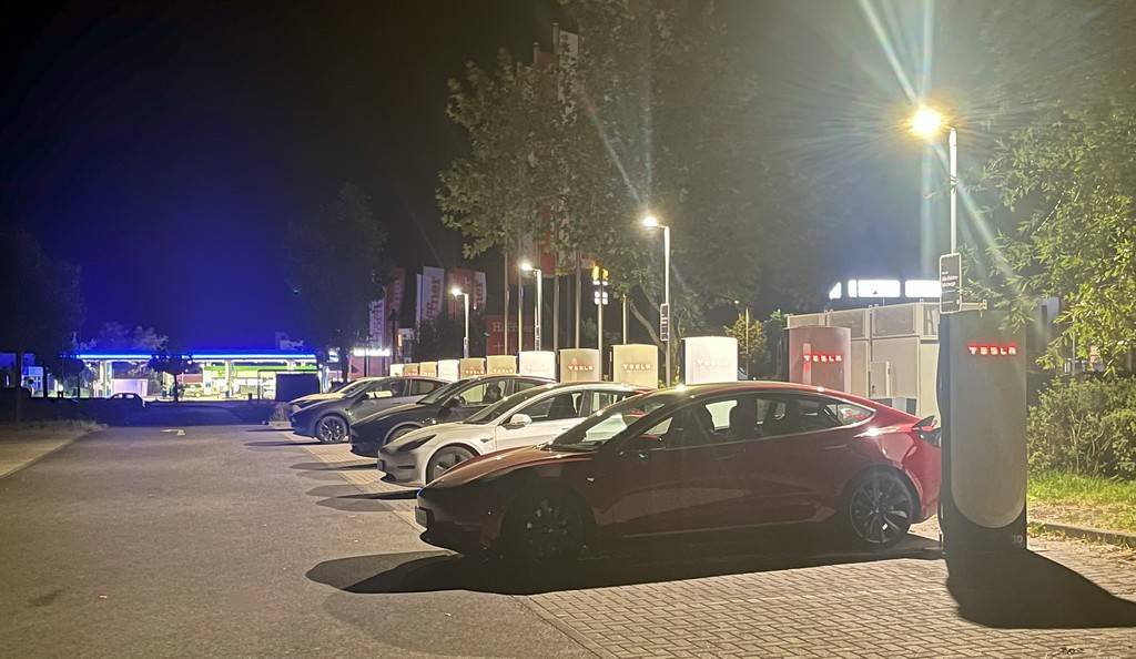 Hausstromtarif bei Tesla