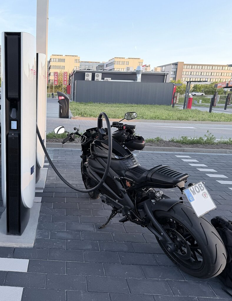 Premiere am Supercharger Wolfsburg
