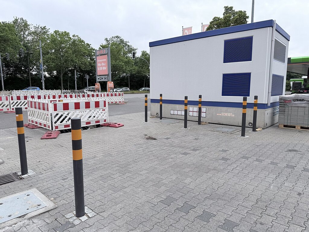 Die Ladeinfrastruktur wächst weiter, hier vor einem Baumarkt